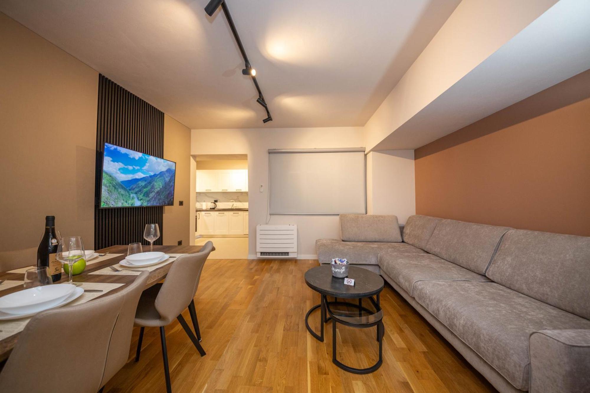Blloku Unique Apartments 2 Tirana Kültér fotó