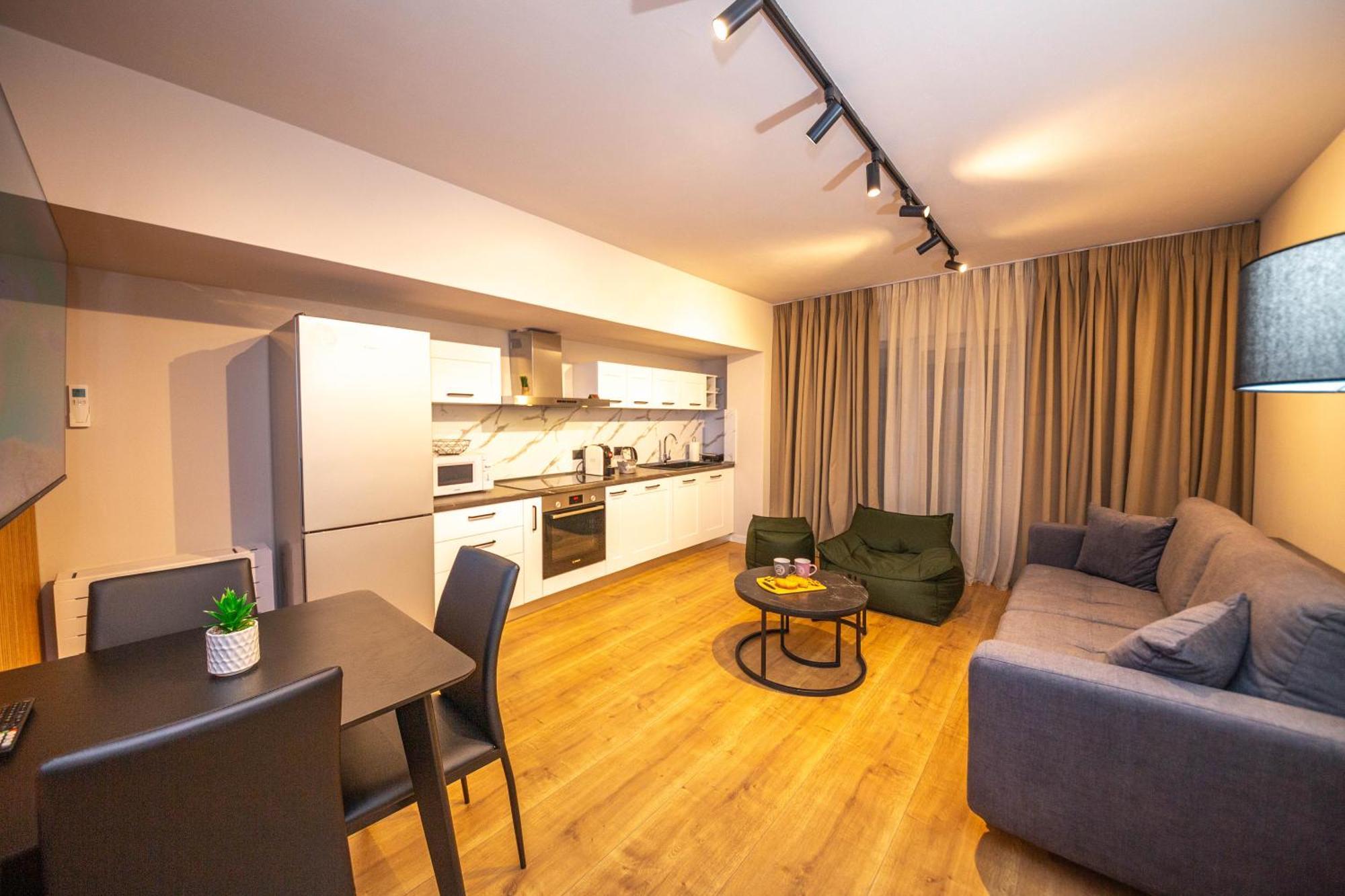Blloku Unique Apartments 2 Tirana Kültér fotó