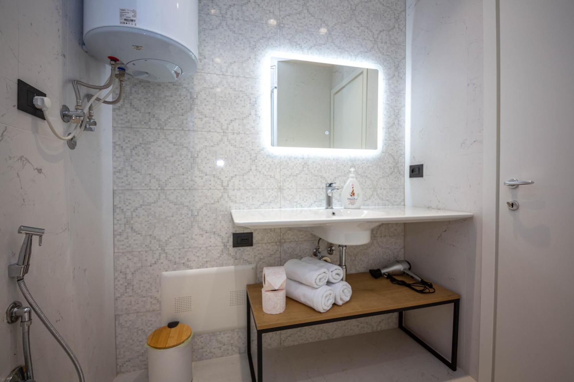 Blloku Unique Apartments 2 Tirana Szoba fotó